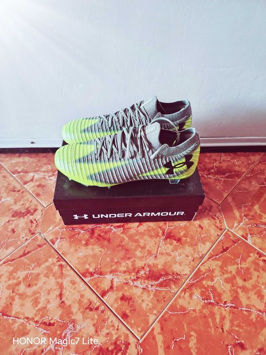 Футболни обувки/бутонки Under Armour - нови ОРИГИНАЛНИ № 40