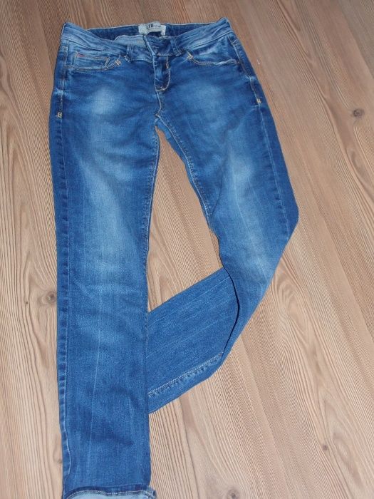 2 чифта дънки - 10лв