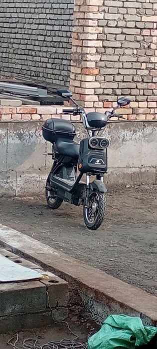 Скутер сотилади.