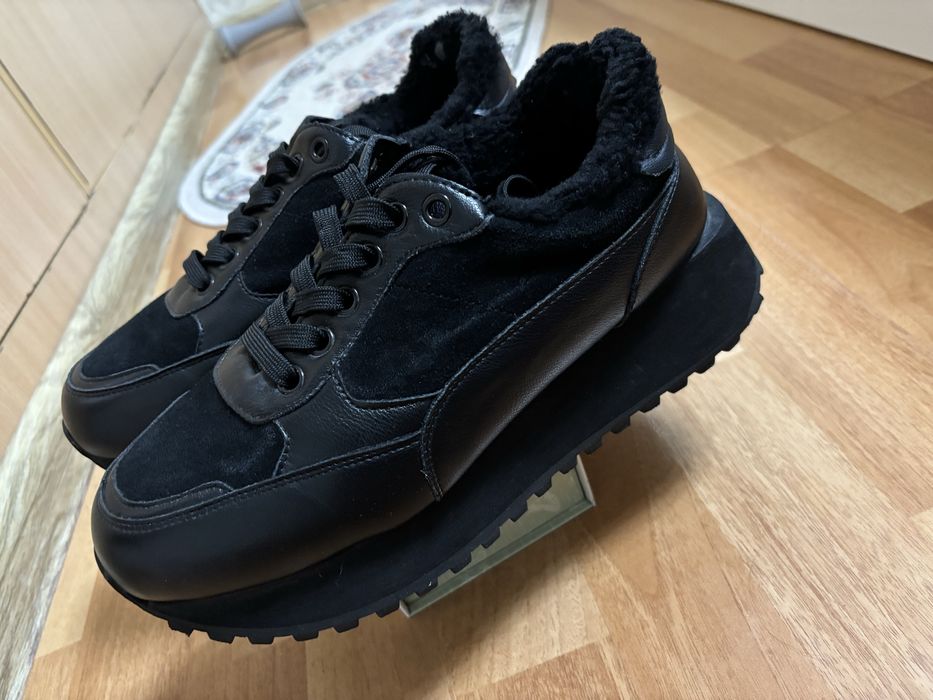 Продаю кроссовки