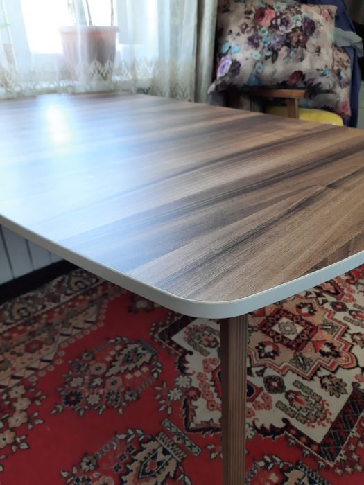 Продам кухонный стол