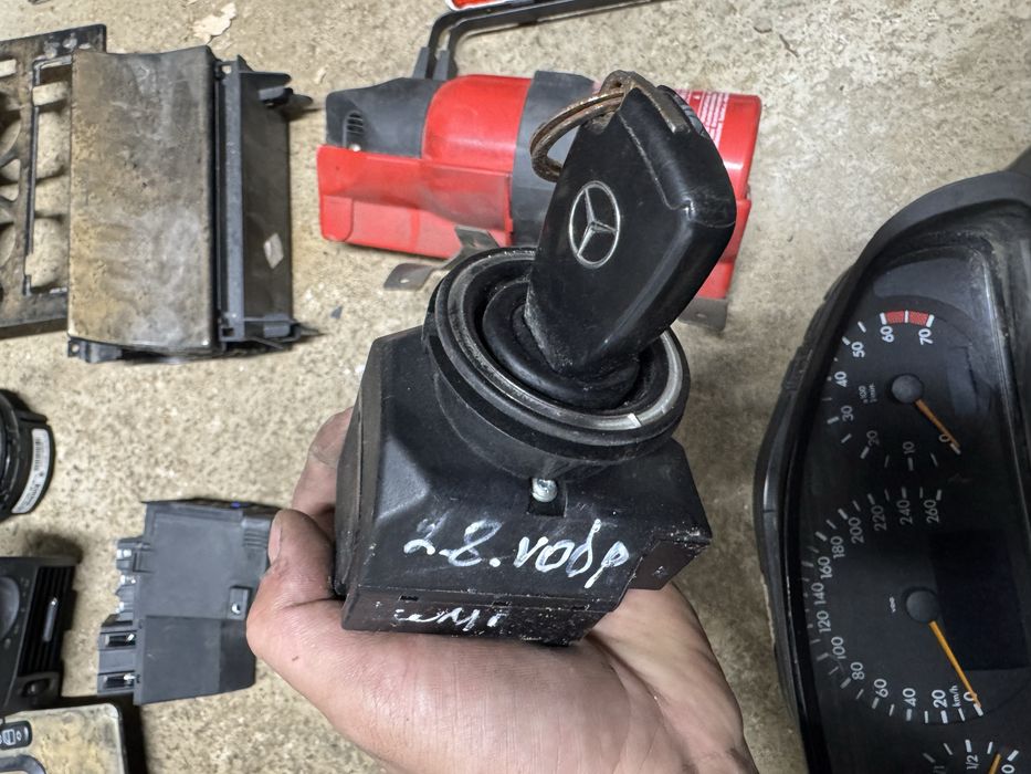 Мерседес 210 авторазбор