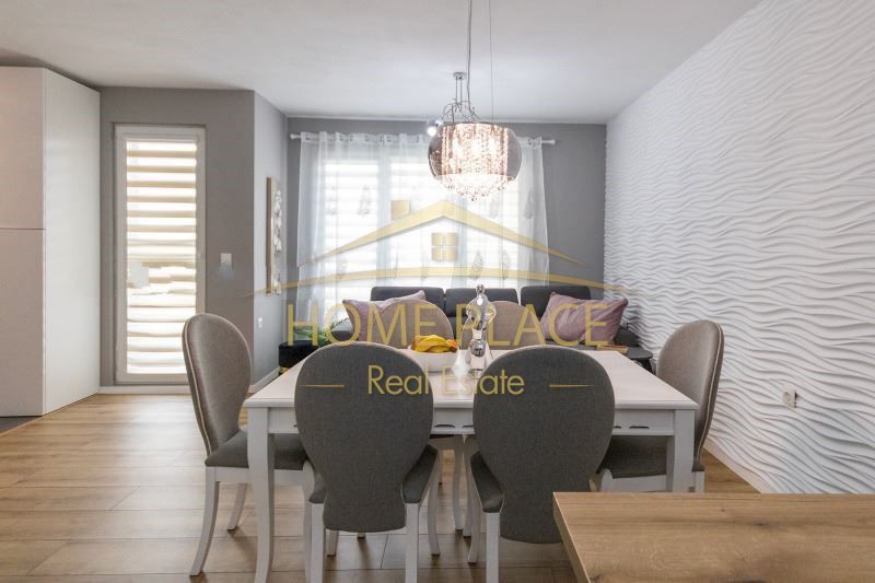 Дава се под наем Двустаен апартамент в Варна, Чайка - 73 кв.м за 816 € - Снимка #1