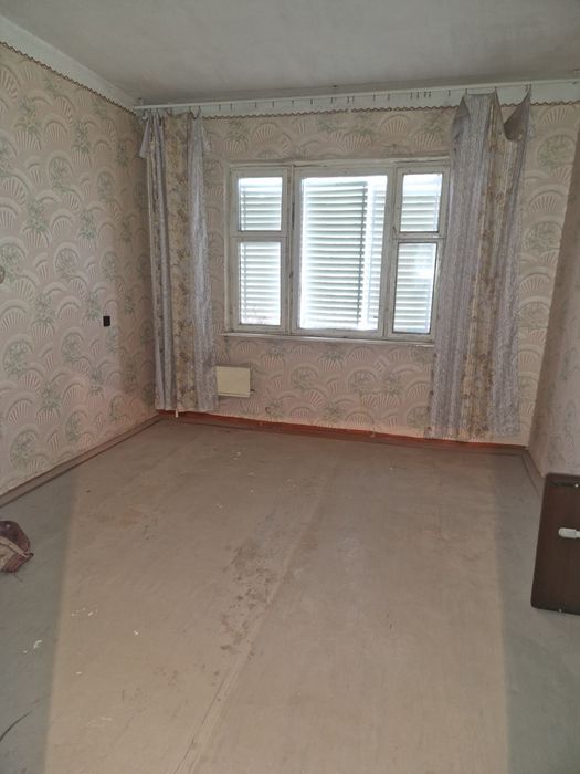 2 xonali Kvartira sotiladi