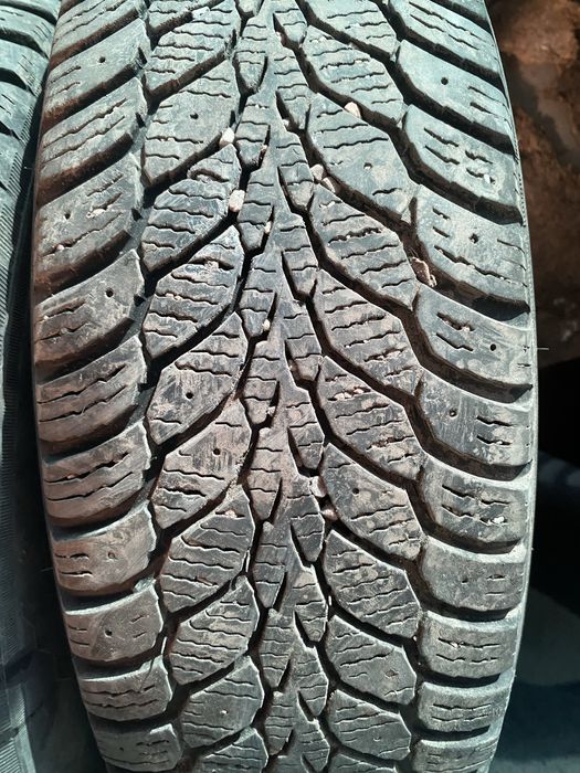 Шины на 15. 205/70. 2 штуки