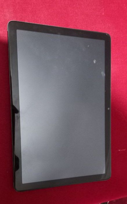 Planshet sotiladi xolati yaxshi 6 ga 128 taligi