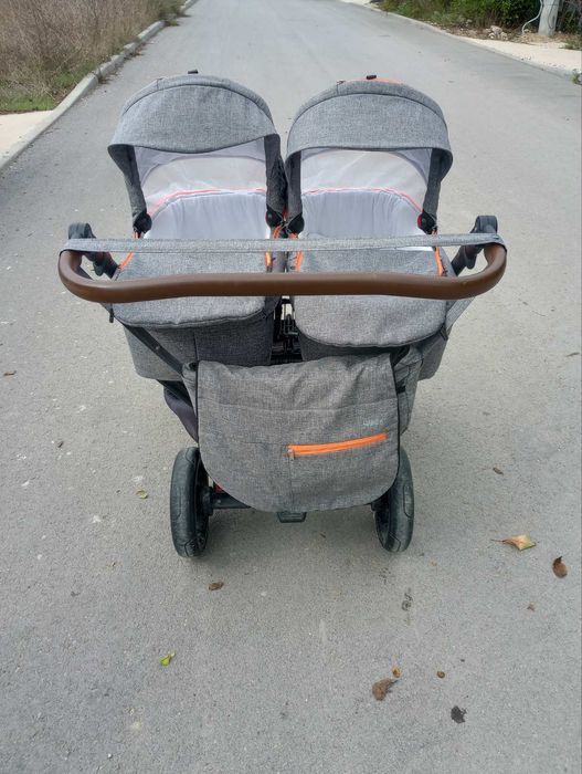 Количка за близнаци