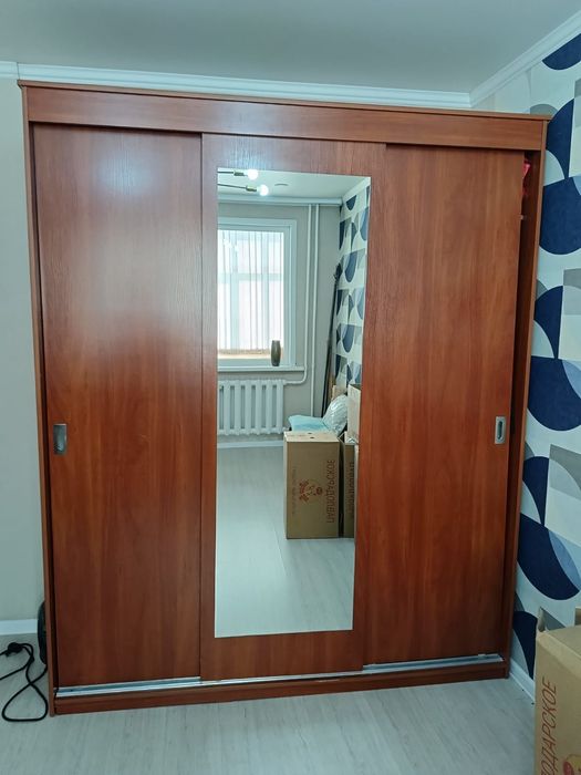 Продам плательный шкаф купе