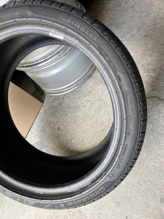 4 anvelope vara 275/35/19 + 245/40/19 , Pirelli , RunFlat !