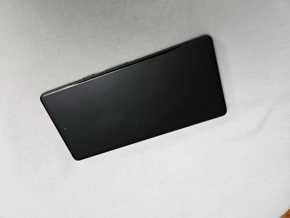 Google Pixel 6 de 128gb cu Ram 8Gb , liber dual , Husa , ca nou 10/10