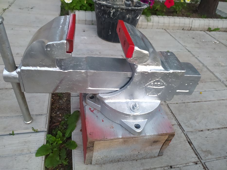 Продам _ Тиски _СССР