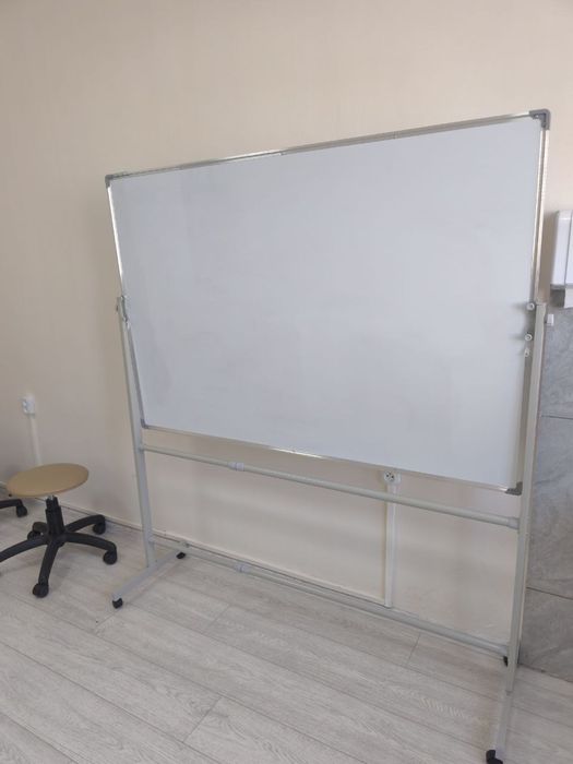 Доска маркерная на ножках