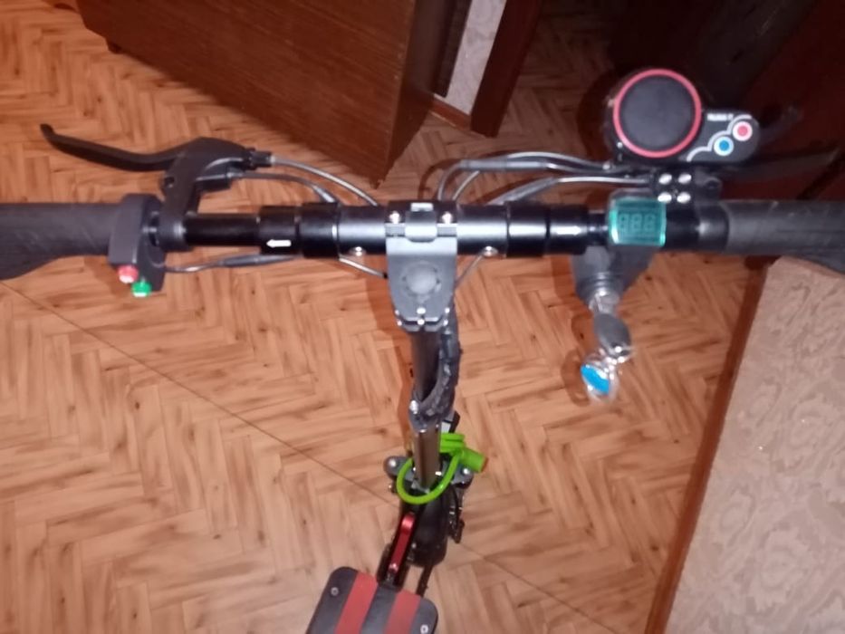 Продам электросамокат