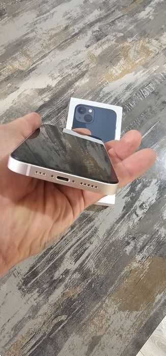 Продам IPhone 13