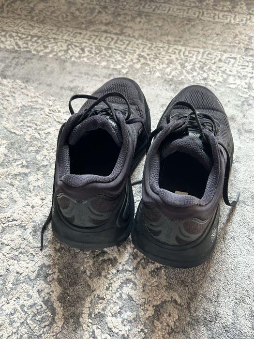 Hoka Bondi 9 - mărimea 40 EU - 300 lei.