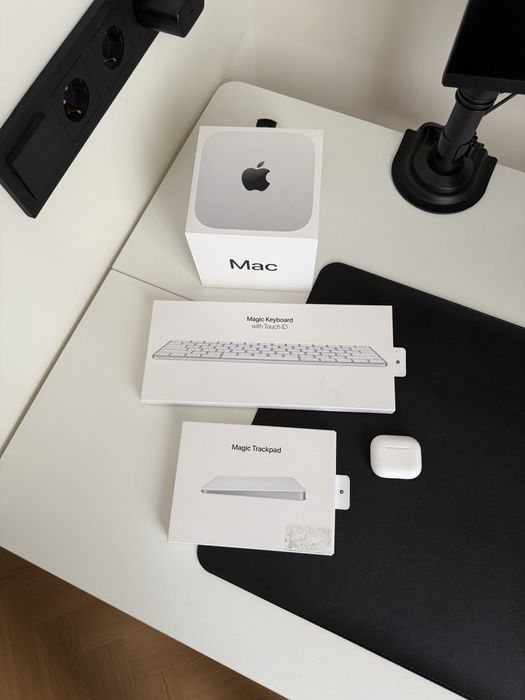 продам мак мини m4, magic keyboard, trackpad