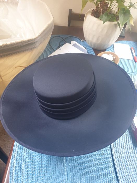 Pălărie pentru nunți elegante