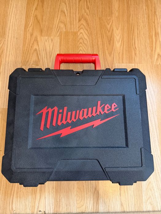 Vand Milwaukee M12 BDD-201C