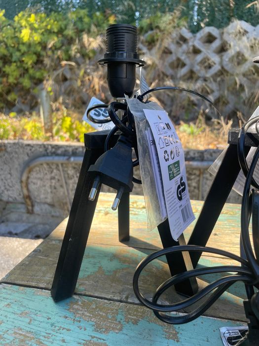 Нощна лампа триножник