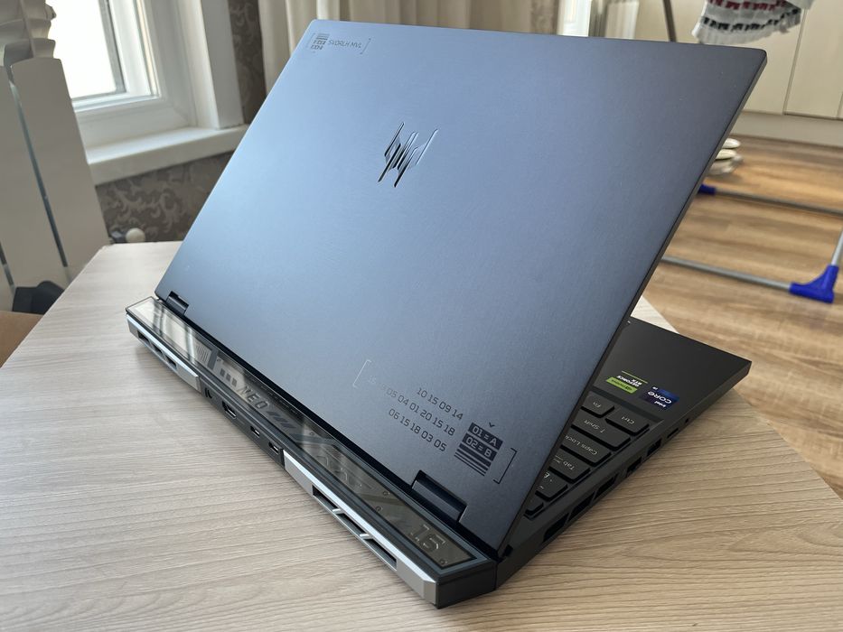 Dell Alienware M15 R7 - Срочно 425nits 3070ti