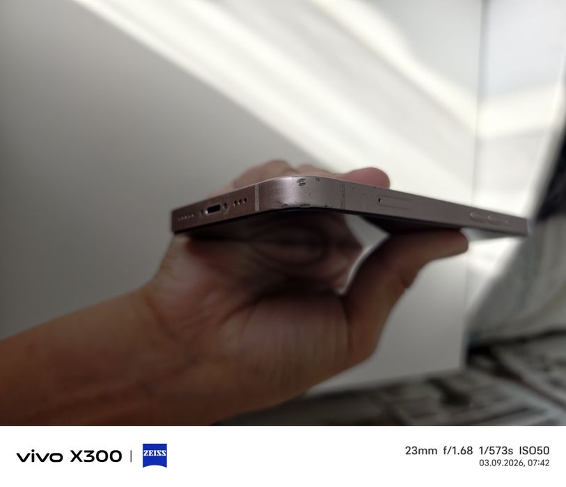 Продам iPhone 13 128гб-розовый