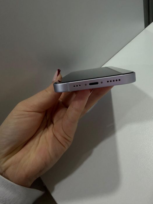 Продам 14 айфон в отличном состоянии