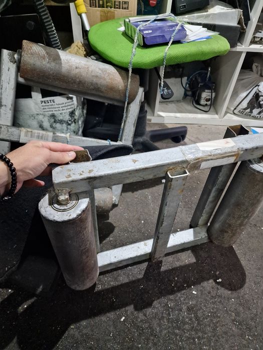 Carucior masini avariate / roti rupte tractari auto