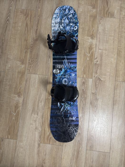 Snowboard cu legaturi si boots