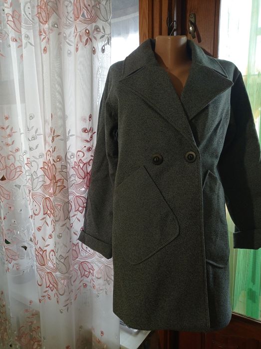 Продам женские пальто и куртки