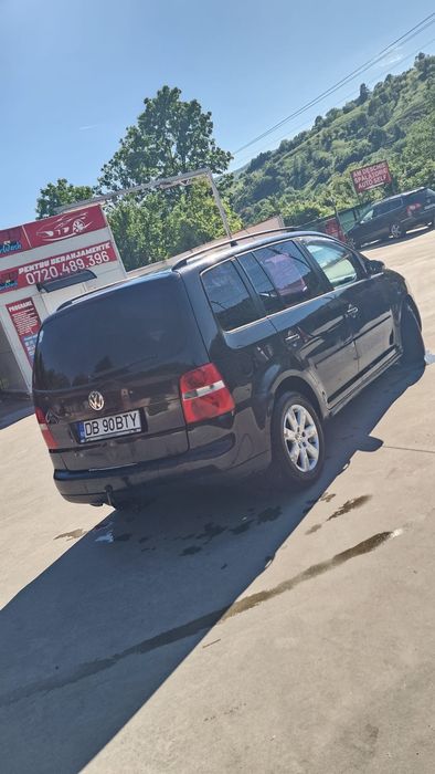 VOLKSWAGEN Touran 2005
