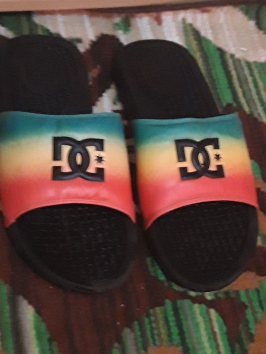 Чисто нови чехли DC shoes