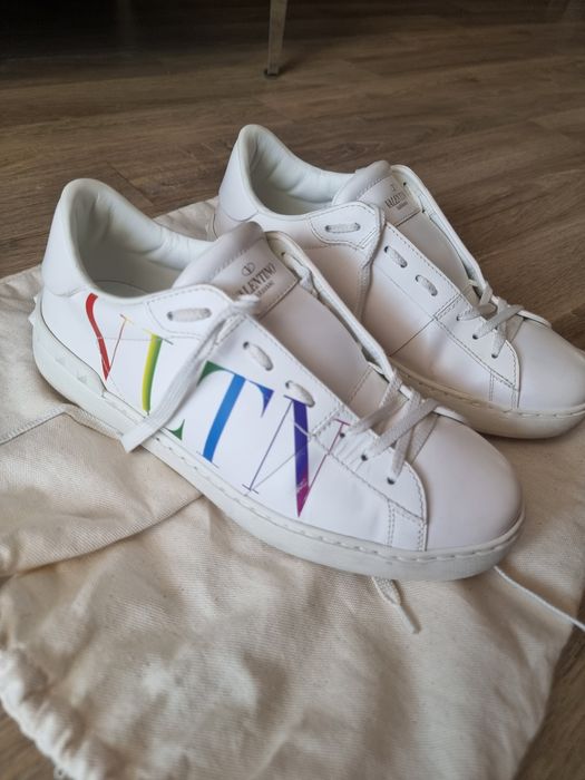 Adidasi originali barbati Valentino 40