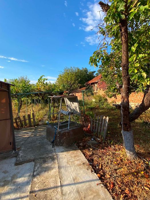 Продавам къща във с. Вълчитрън