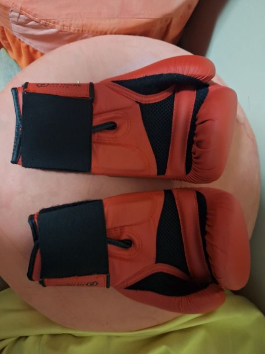 Боксови ръкавици на декатлон