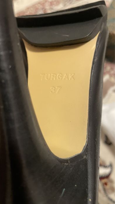 Летние босоножки  на каблуках