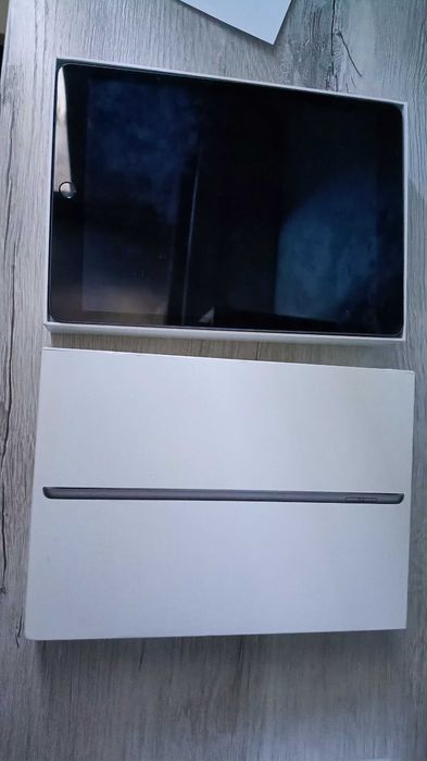 iPad 9, модель: MK2K3LL/A с коробкой