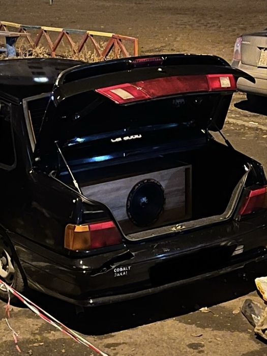 Продам сабвуфер Phiranya