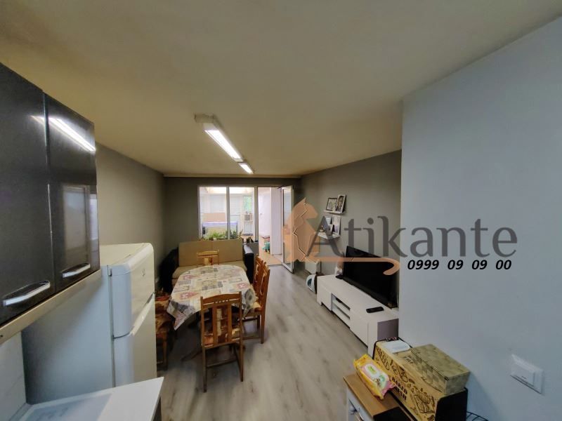 Продава се Тристаен апартамент в София, Красно село - 104 кв.м за 2020 €/кв.м - Снимка #2