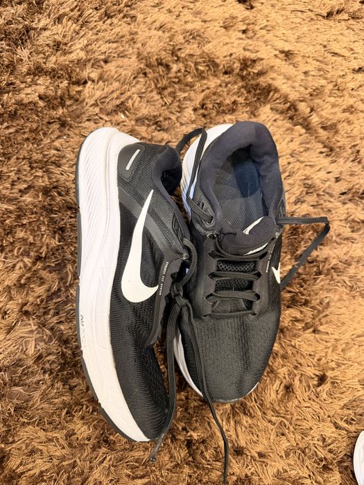 Nike air zoom structure 24