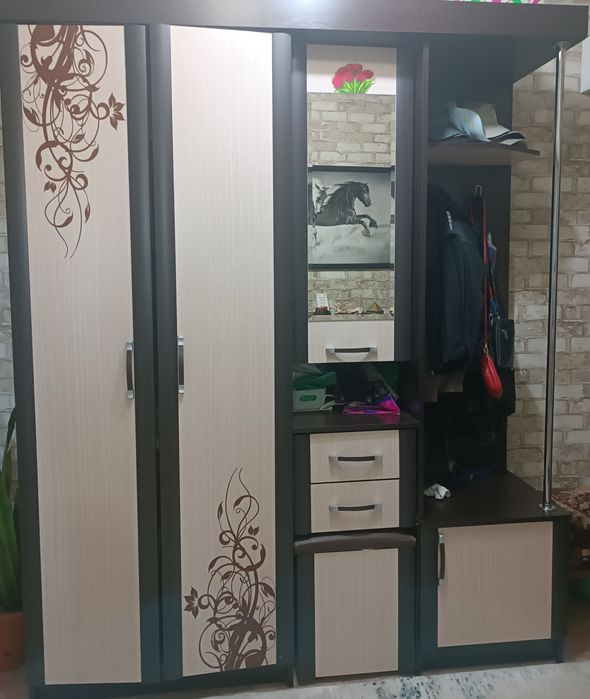Продам прихожую недорого