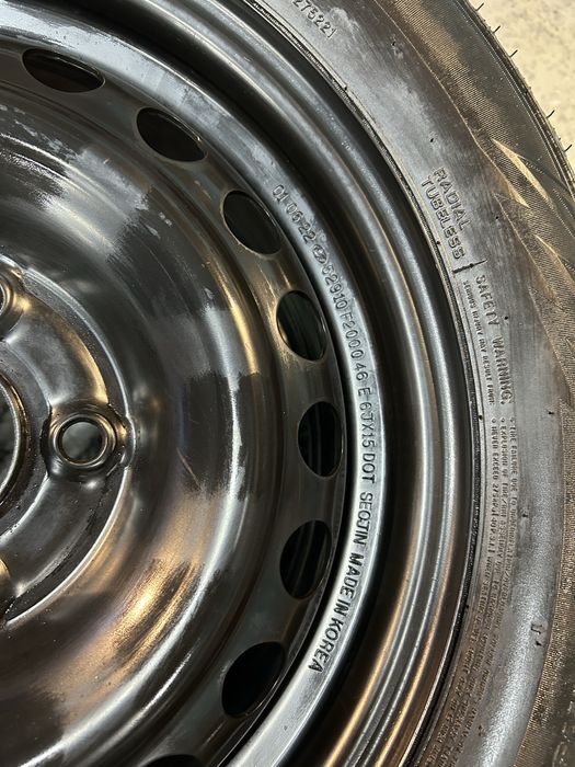 Шины 196/65/15 с диском новым и колпаком