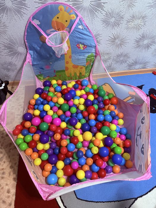 Продам бассей с шариками