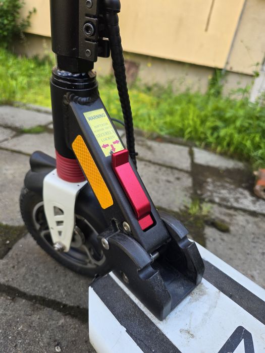 Trotinetă electrică Motus Pro 8.5 Lite