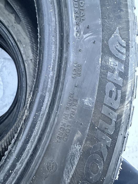 Продам комплект зимних шин