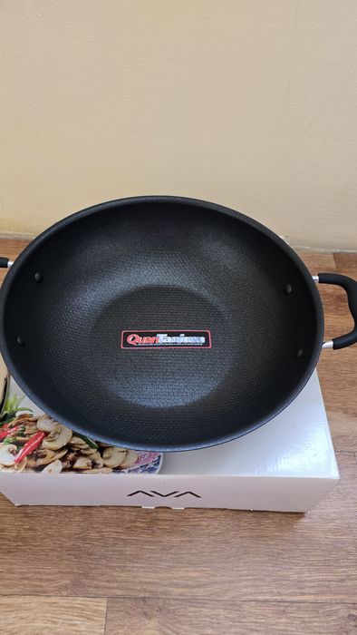 Новый казан с крышкой.