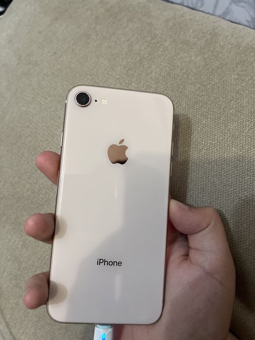 айфон 8 в хорошошем состоянии