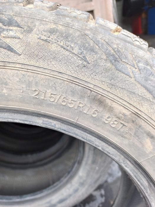 Продам шины 215/65/R16 .б/у ROSAVA.SNOWGARD.