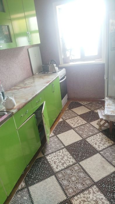 Uy sotiladi srochna
