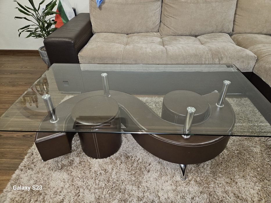 Продавам холна маса