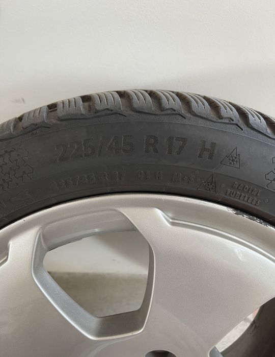 Джанти и 8бр гуми 17" перфектни